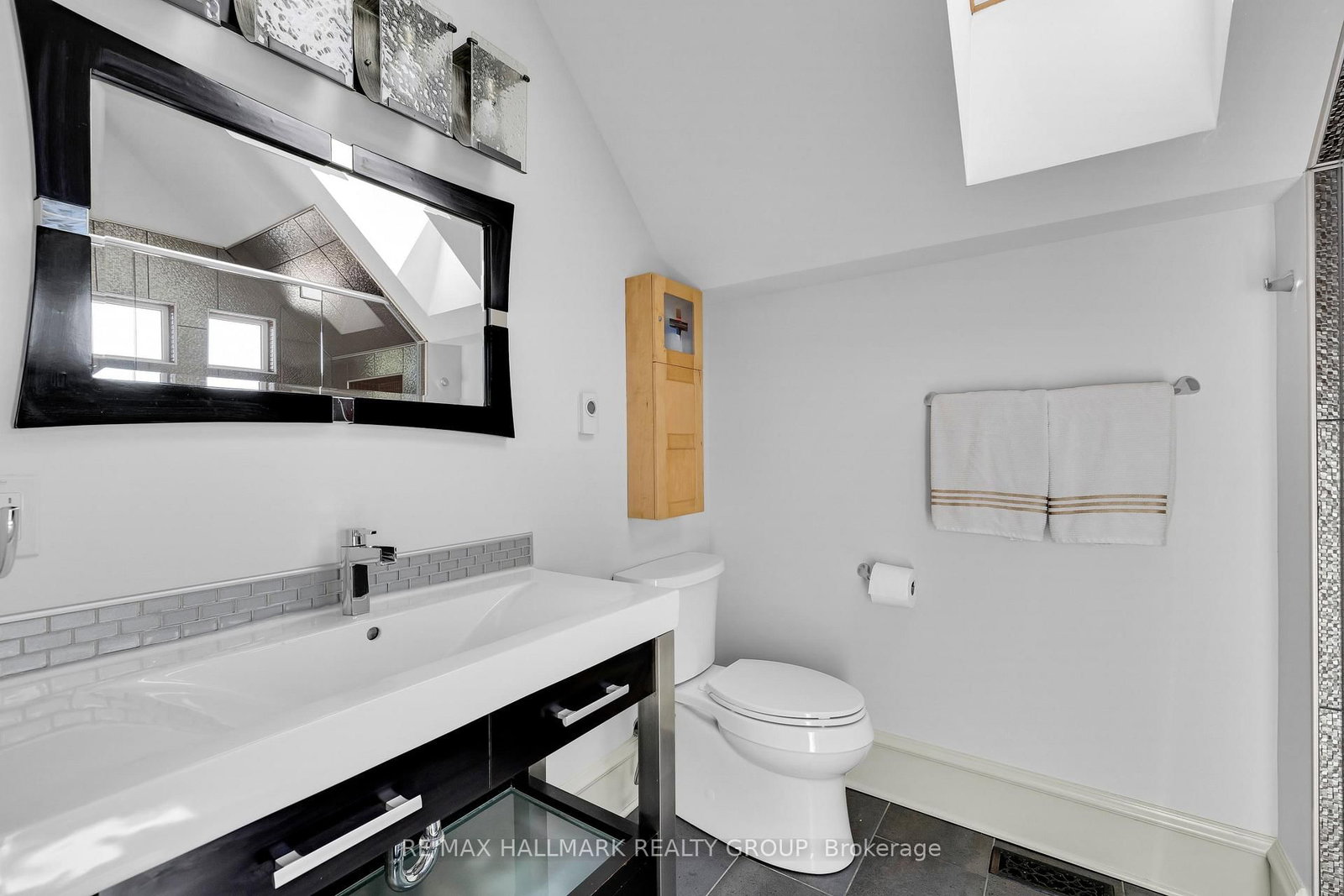376 Winona Avenue • Ottawa, ON photo 17