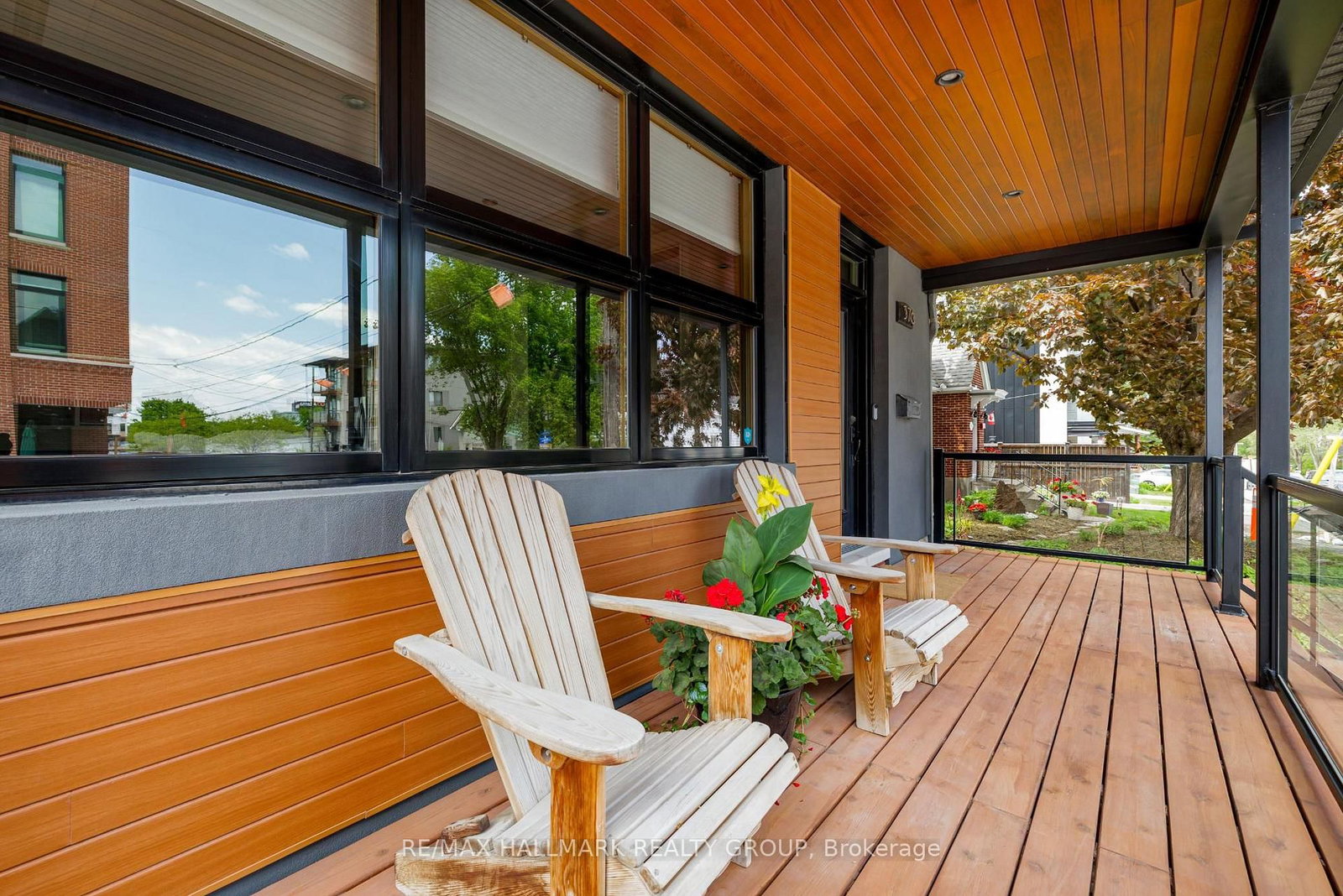 376 Winona Avenue • Ottawa, ON photo 3