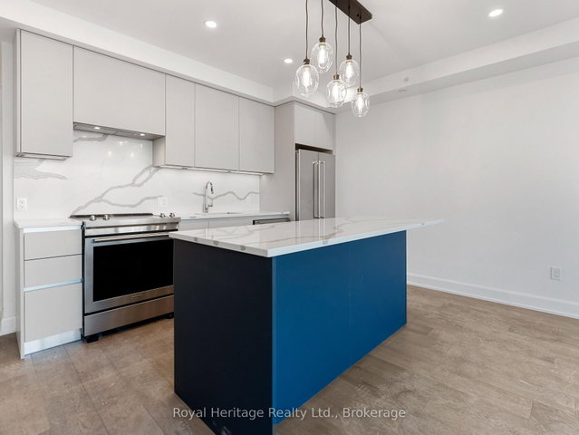 407 - 195 Hunter Street E