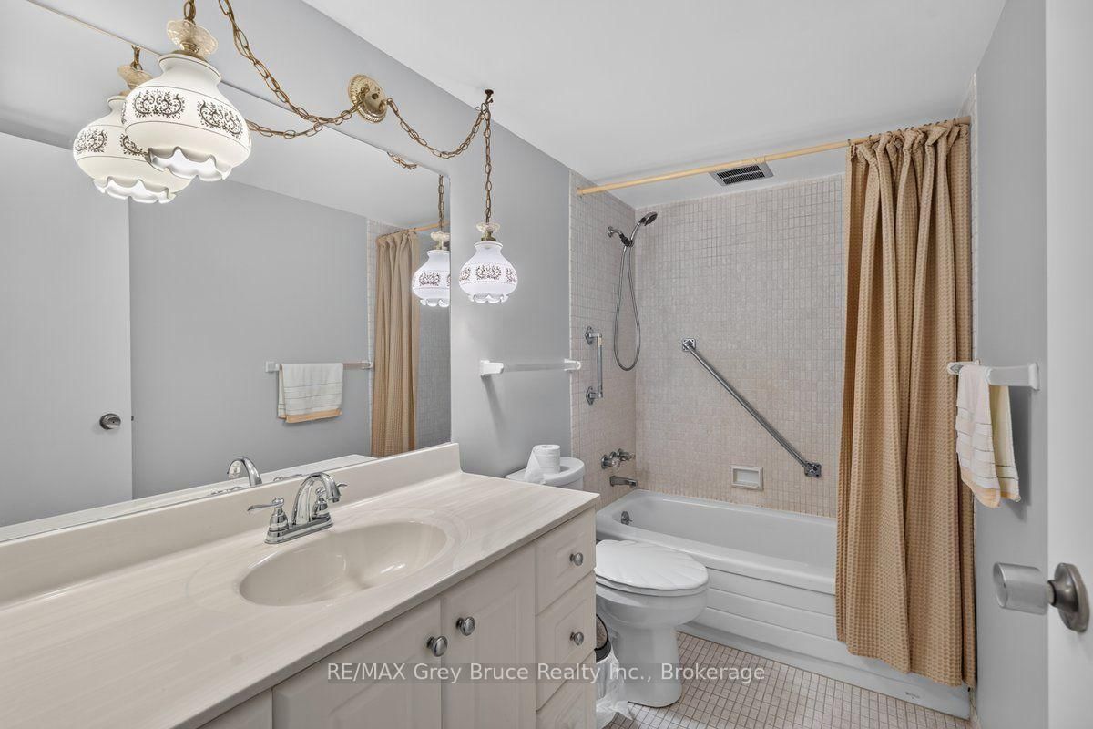 860 E 9th Street • #208 • Owen Sound, ON photo 19