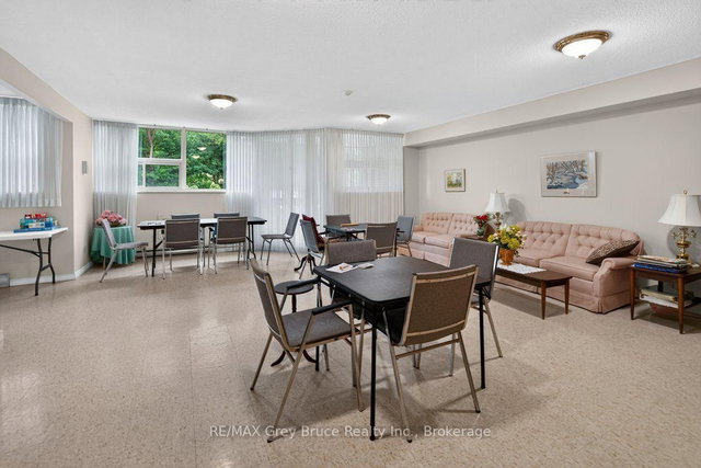 208 - 860 9th Street E