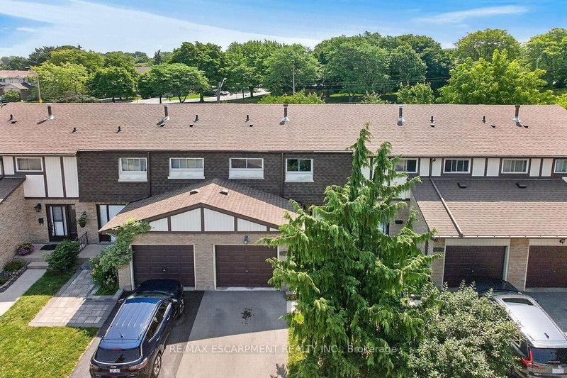 24 - 300 REXFORD Drive