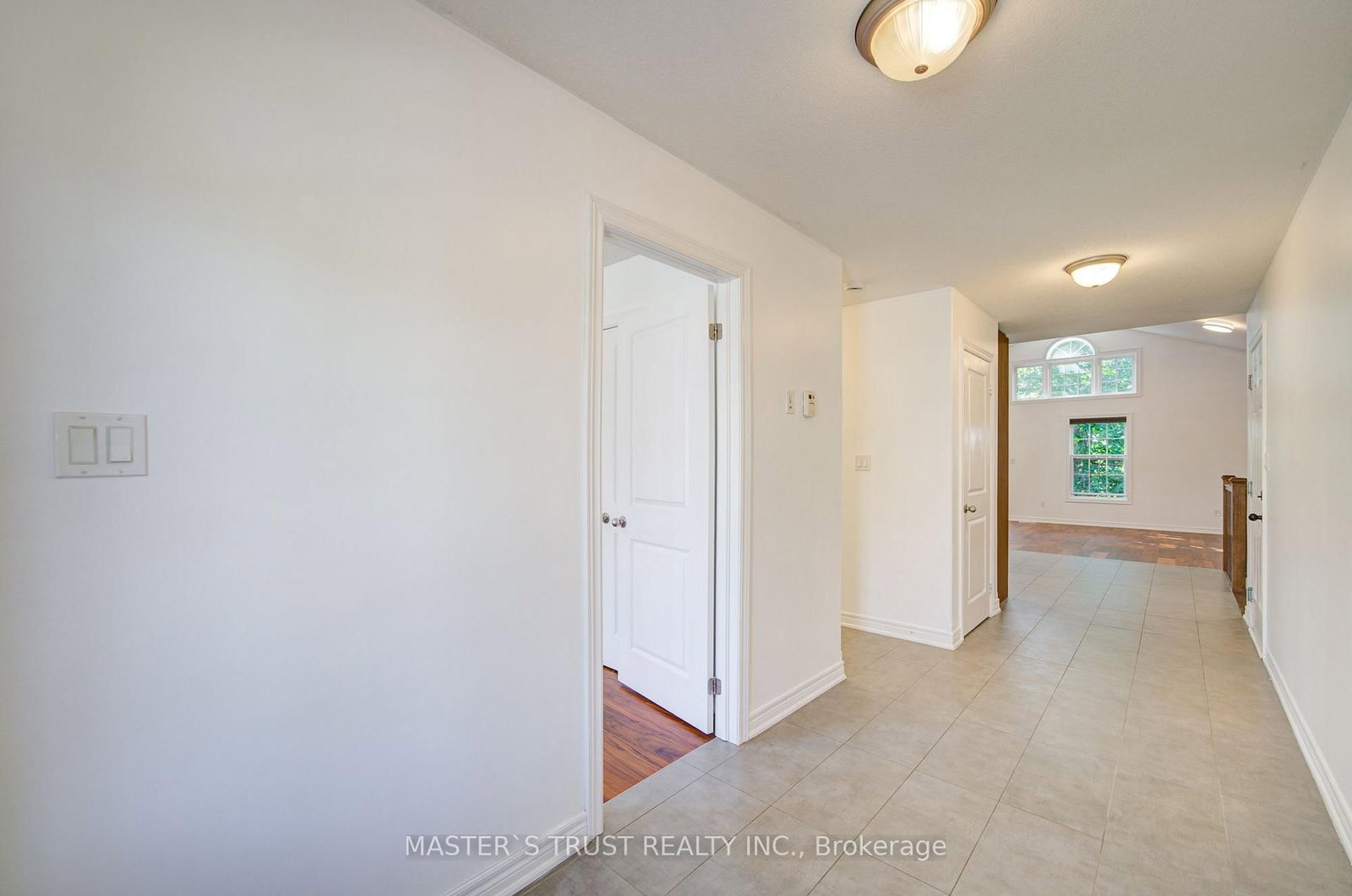 569 Grange Way • Peterborough, ON photo 3