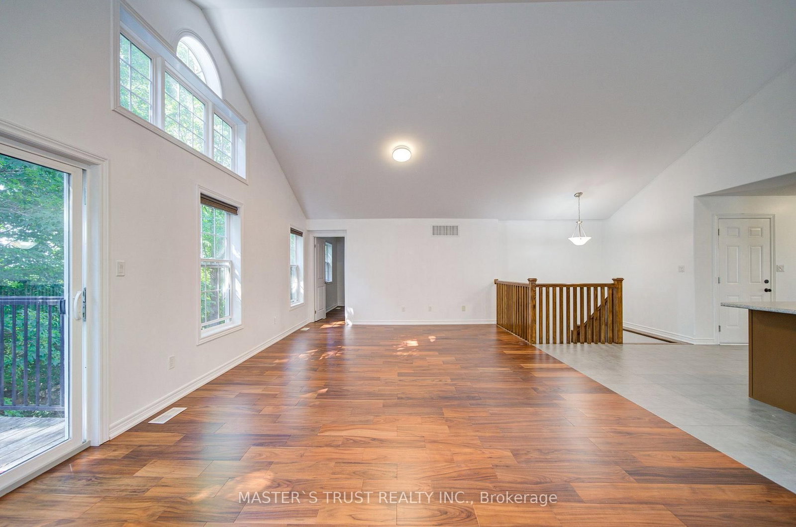 569 Grange Way • Peterborough, ON photo 8