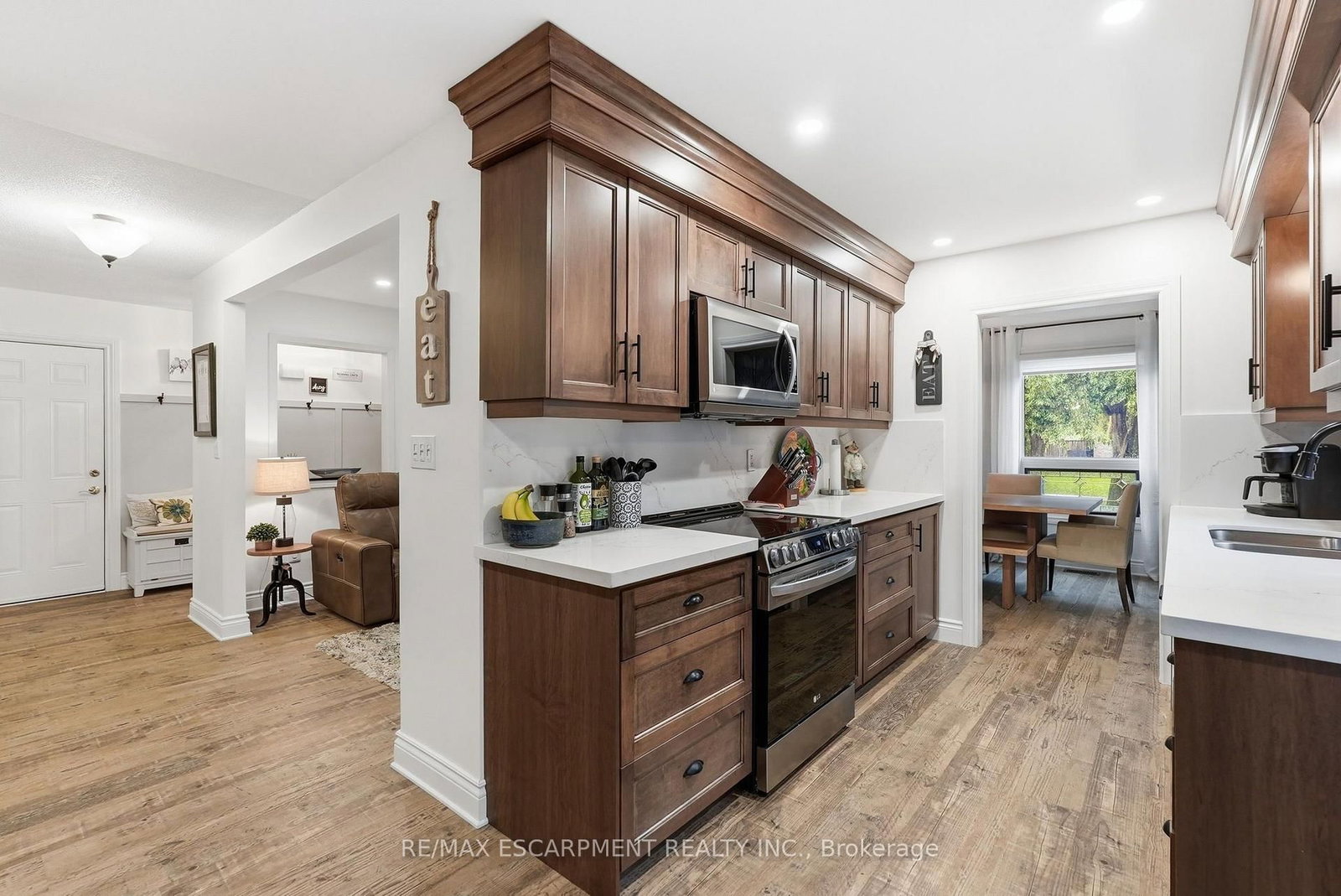 224 ATHENIA Drive • Hamilton, ON photo 14