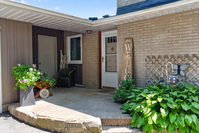 9 Laurentide Road • Ottawa, ON photo 4