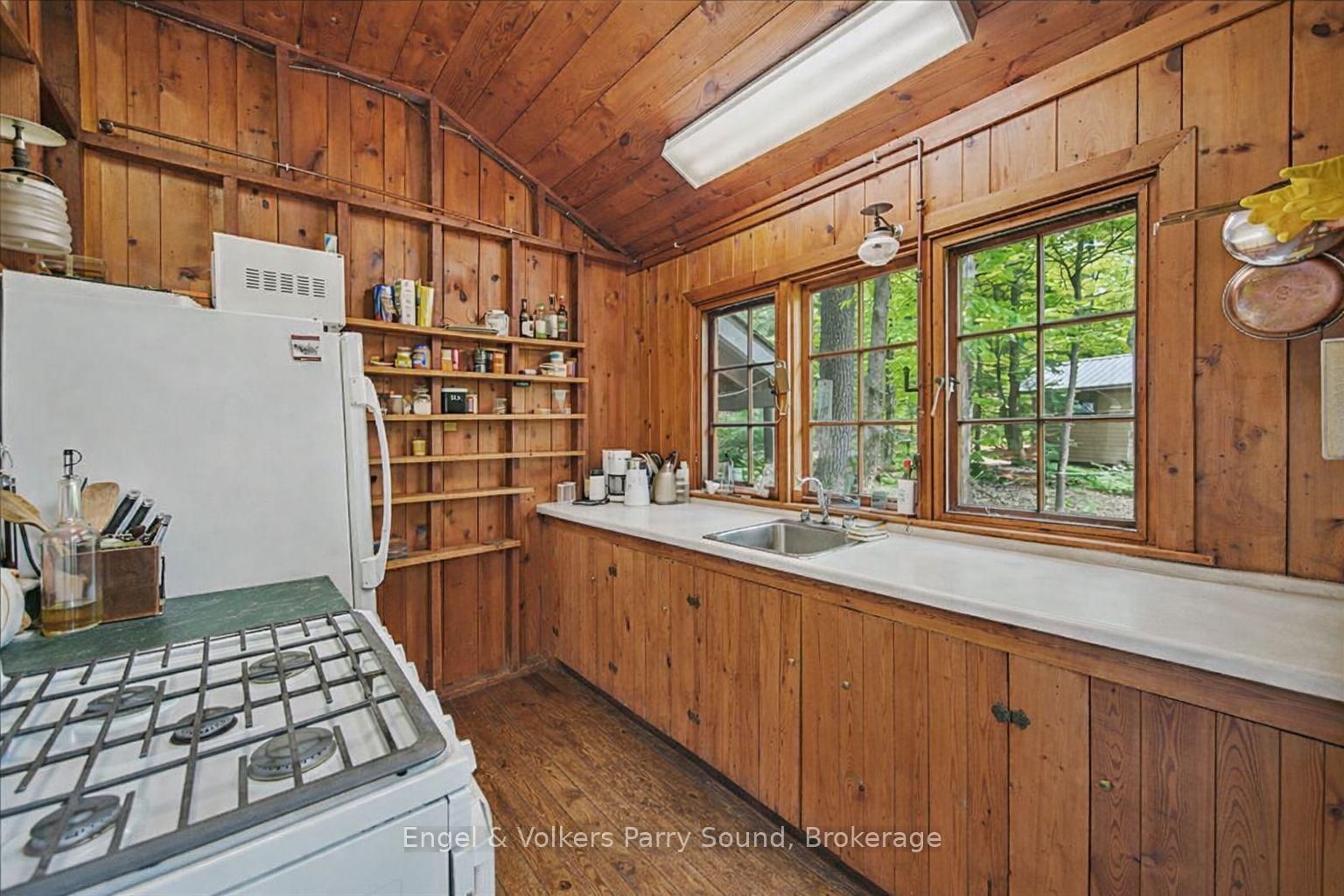 53 Birdwood Lane • McDougall, ON photo 10