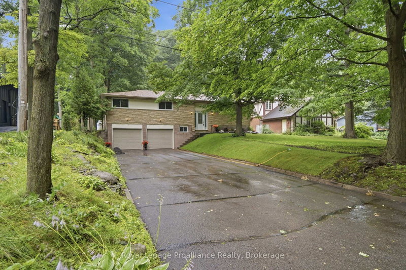 156 Pinehill Crescent