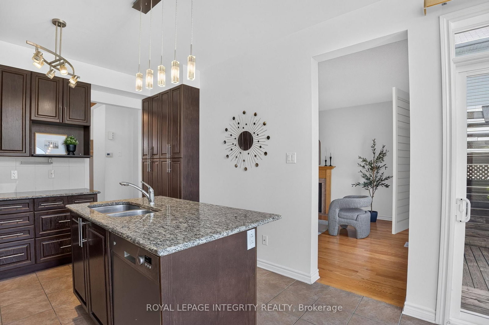 275 Kiwanis Court • Ottawa, ON photo 11