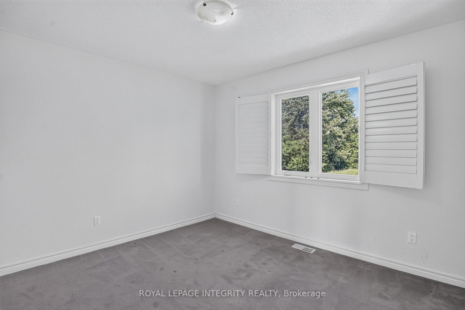 275 Kiwanis Court • Ottawa, ON photo 18