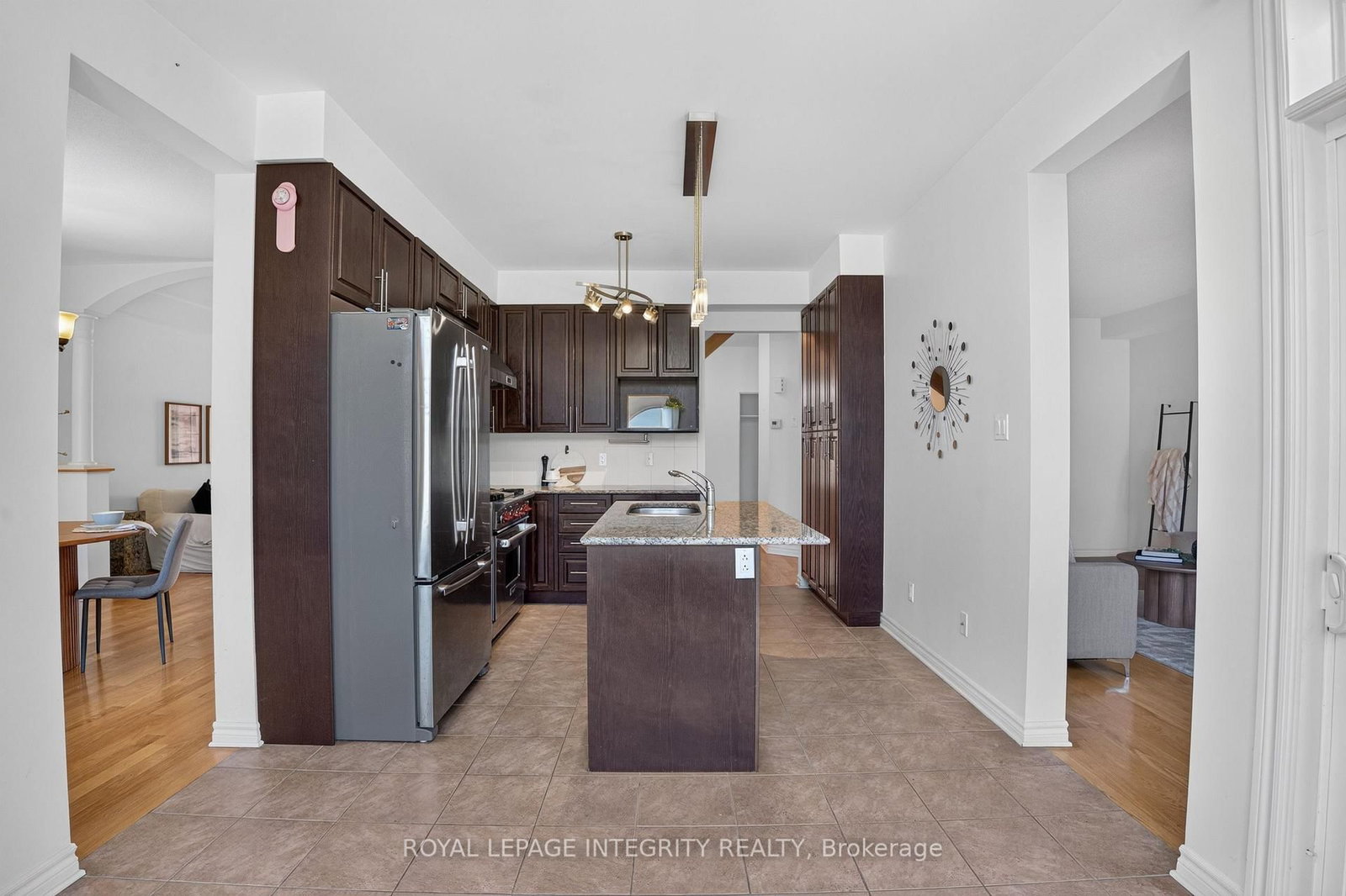275 Kiwanis Court • Ottawa, ON photo 9