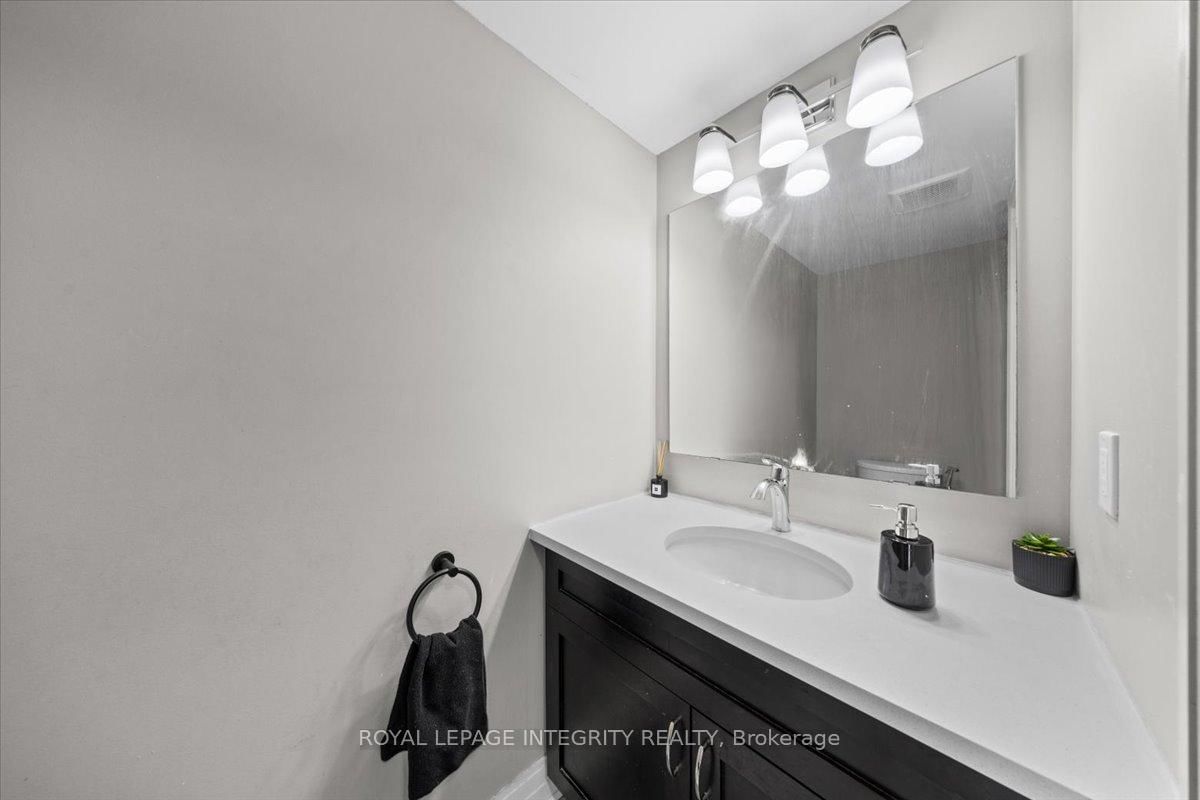 154 Woodhurst Crescent • Stittsville, ON photo 7