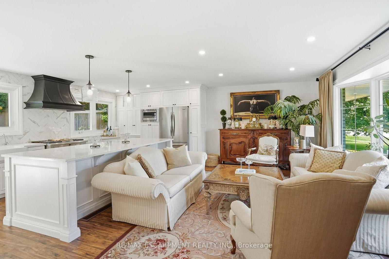 2 Jameson Drive • Hamilton, ON photo 8