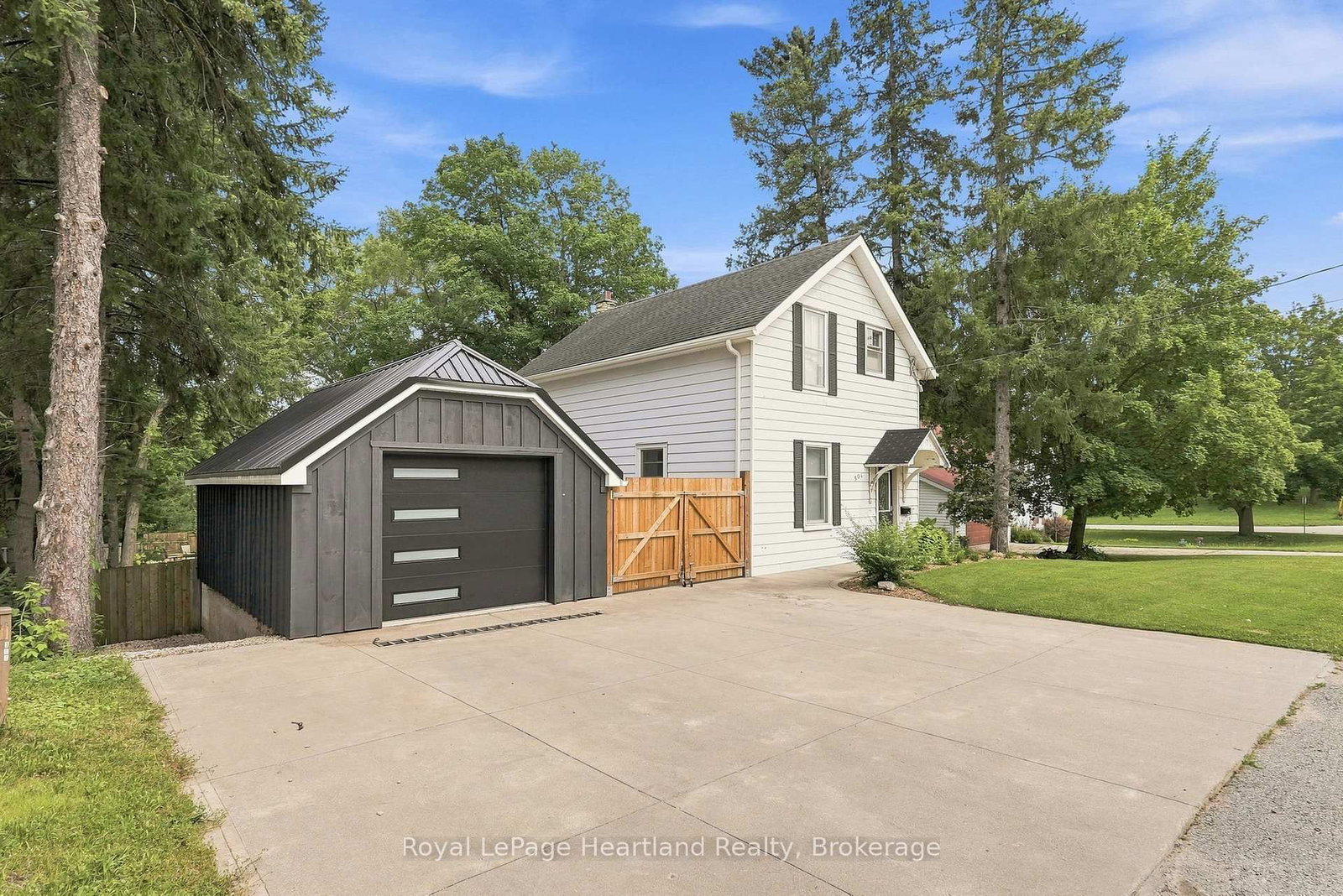 504 MAPLE Street • Brockton, ON photo 39