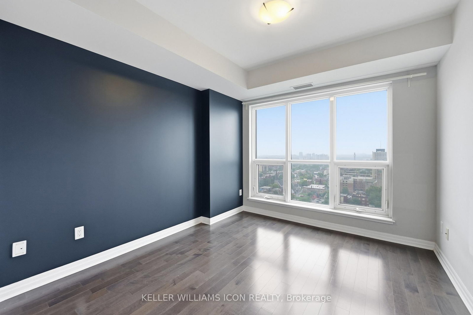 195 BESSERER Street • #2202 • Ottawa, ON photo 18