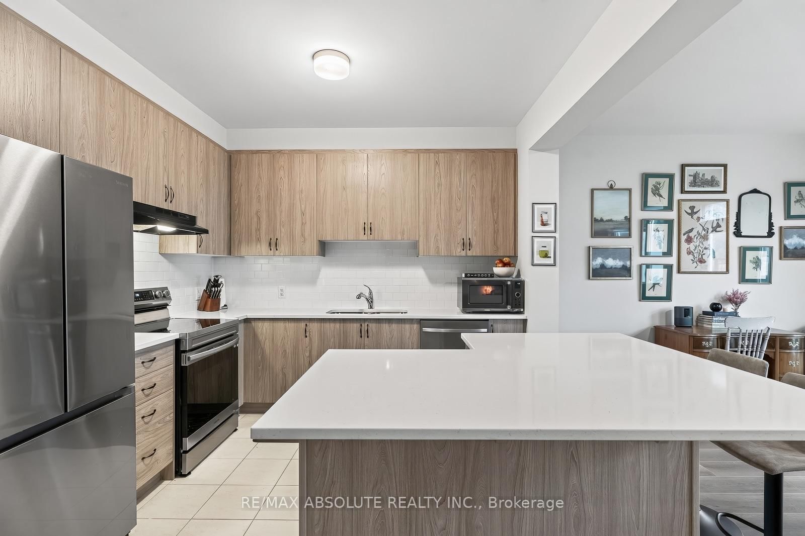 235 BILLRIAN Crescent • Ottawa, ON photo 10