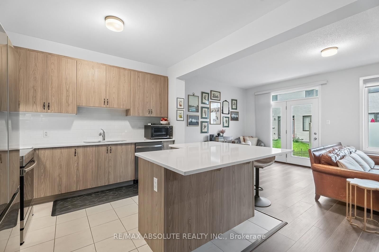 235 BILLRIAN Crescent • Ottawa, ON photo 12
