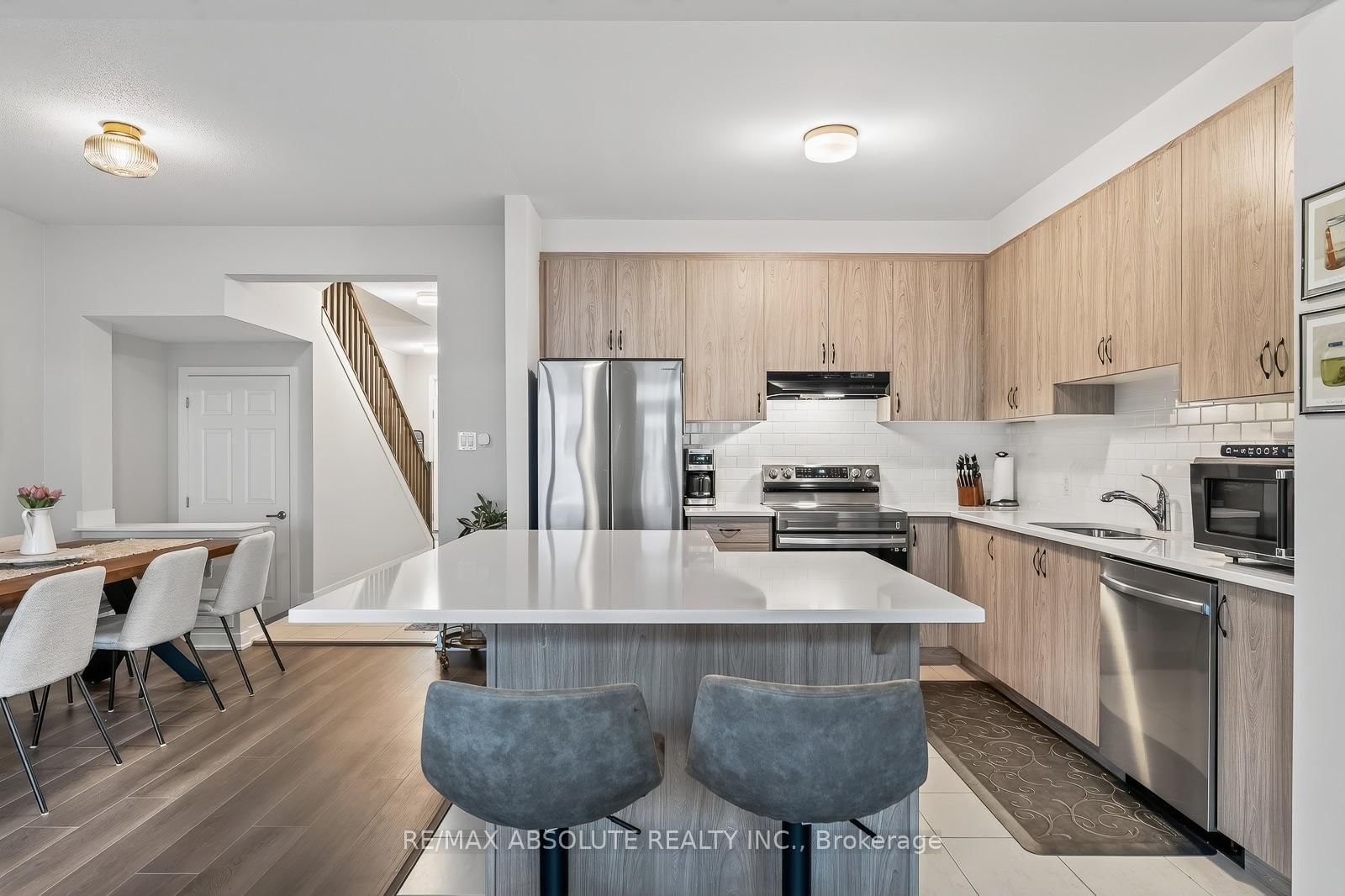 235 BILLRIAN Crescent • Ottawa, ON photo 8