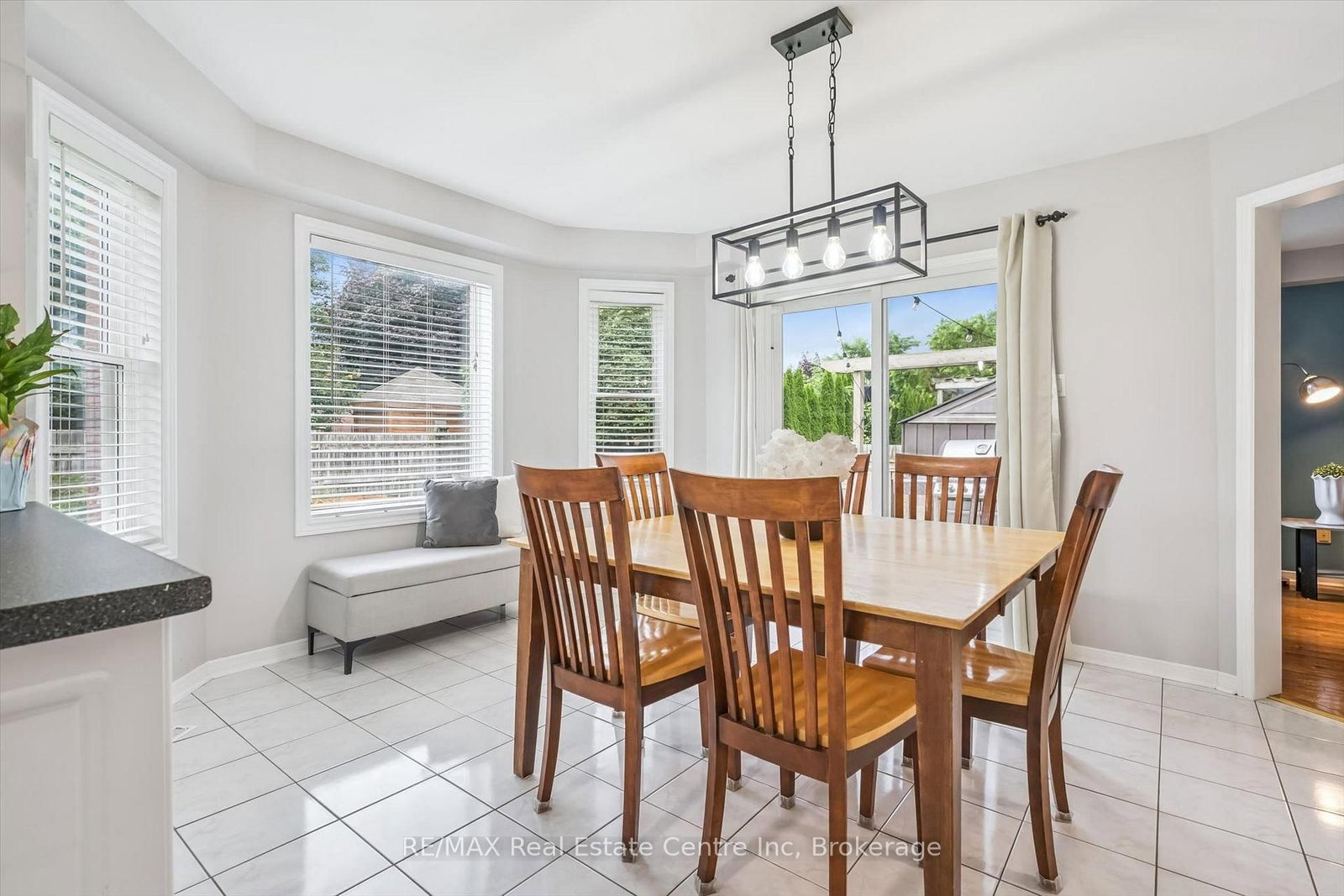 339 DANIEL Crescent • Centre Wellington, ON photo 8