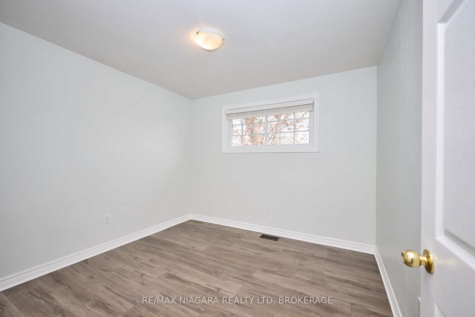 25 Rice Road • Welland, ON photo 12