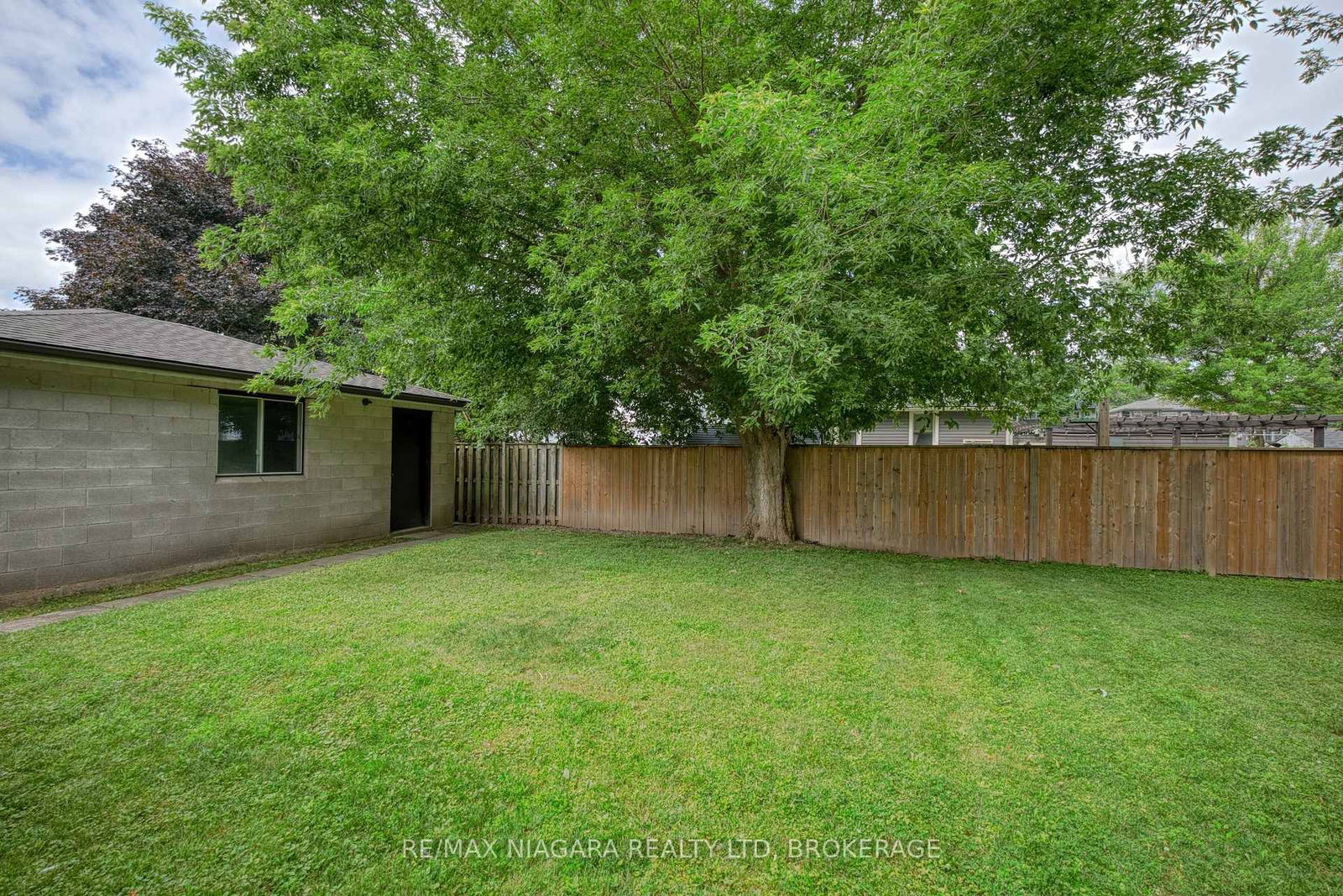 25 Rice Road • Welland, ON photo 36