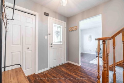 54 SELKIRK Street • Haldimand, ON photo 3