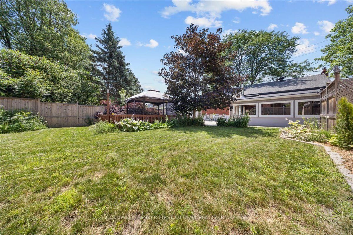 881 BLAIR Road • Ottawa, ON photo 34