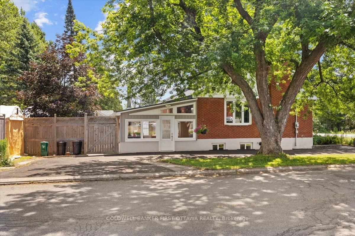881 BLAIR Road • Ottawa, ON photo 37