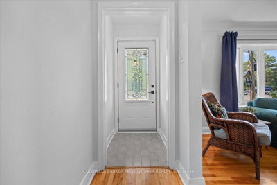 881 BLAIR Road • Ottawa, ON photo 5