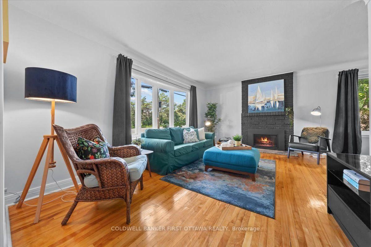 881 BLAIR Road • Ottawa, ON photo 6