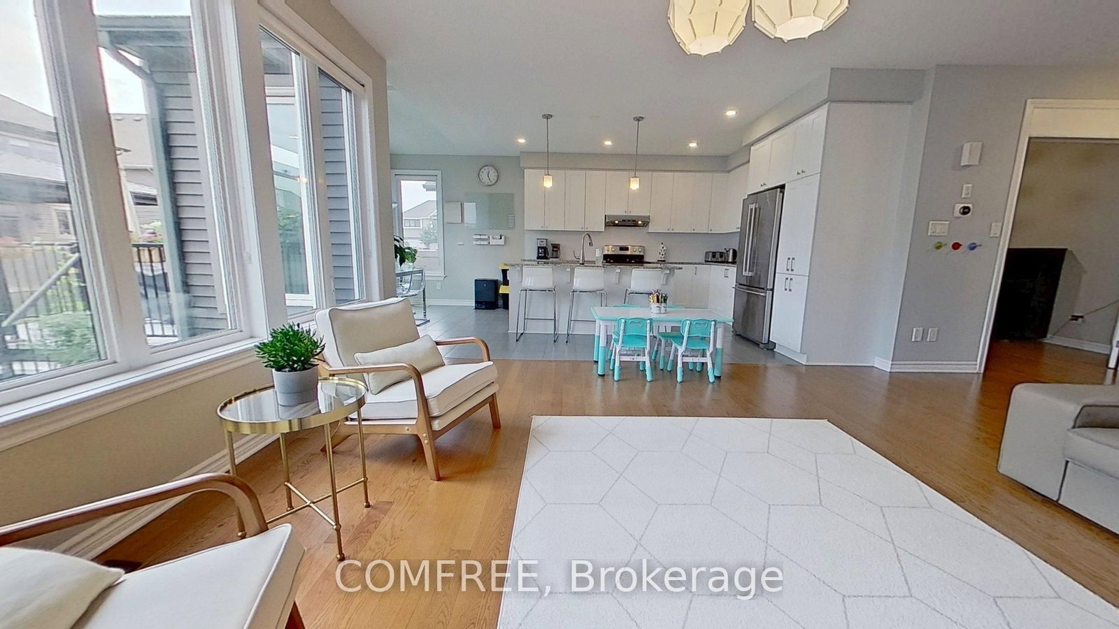 216 Magpie Street • Ottawa, ON photo 3