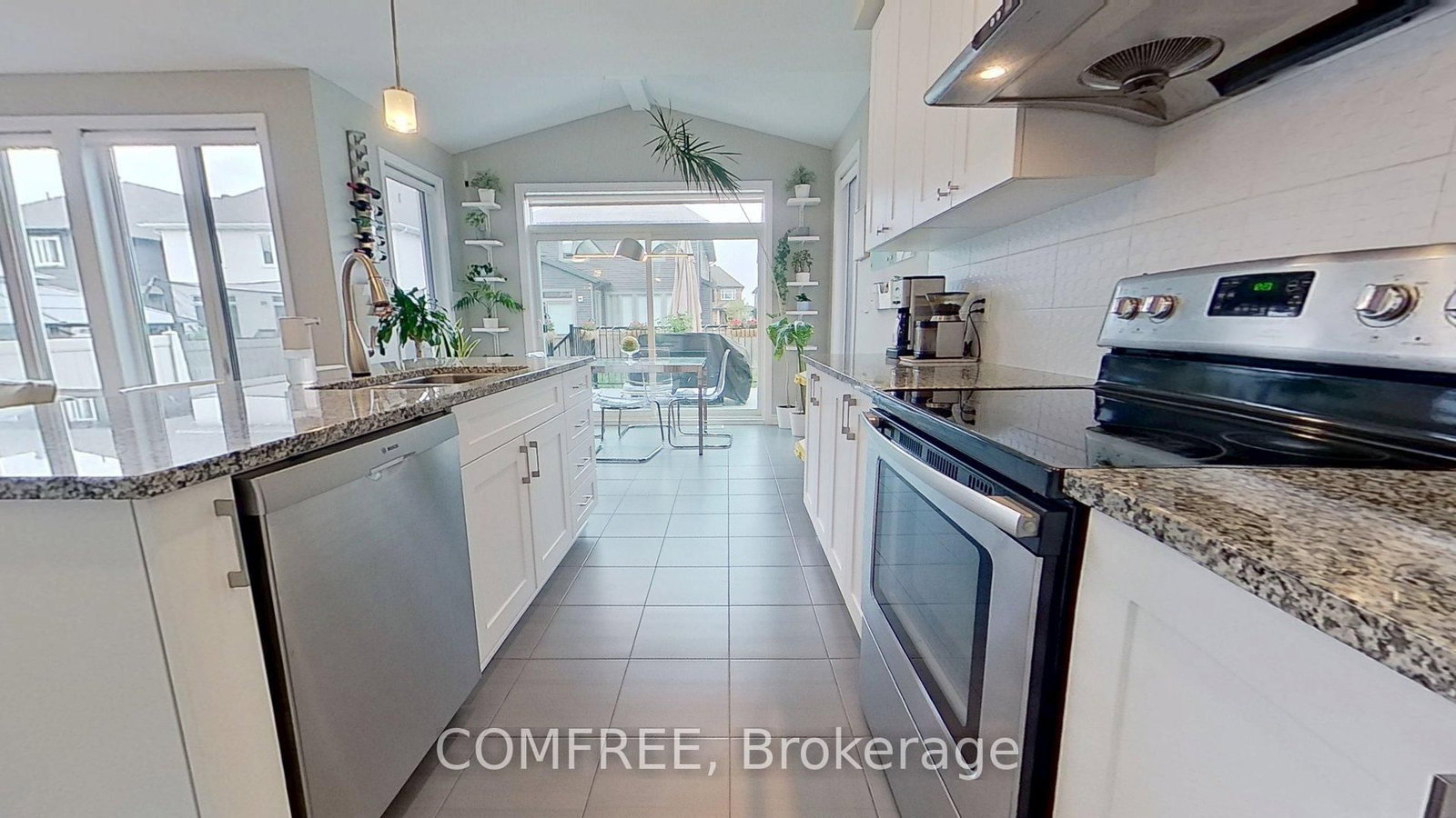 216 Magpie Street • Ottawa, ON photo 6