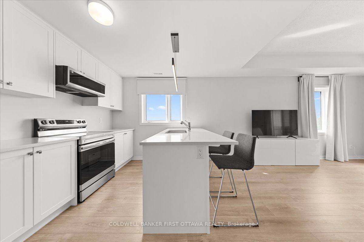 210 PARNIAN Private • Barrhaven, ON photo 13