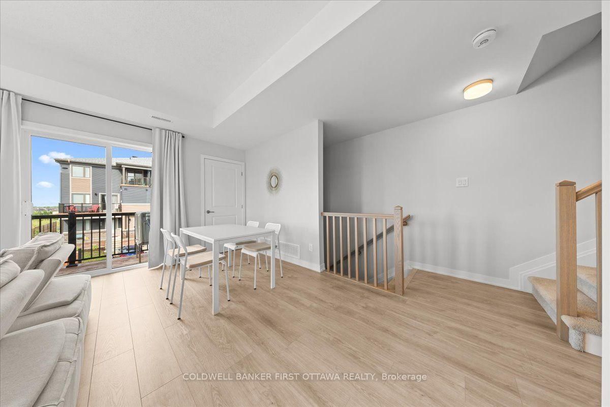 210 PARNIAN Private • Barrhaven, ON photo 5