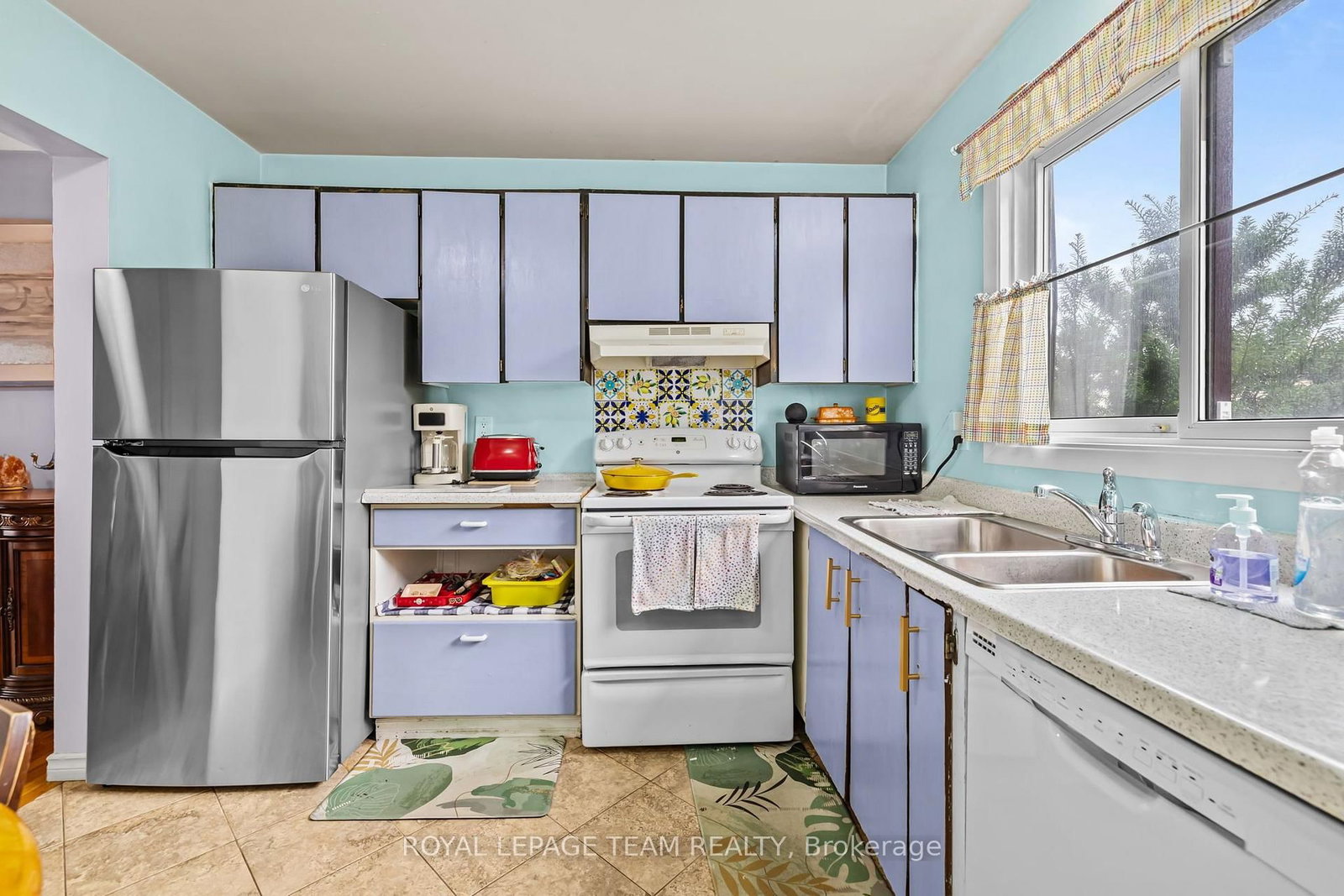 11E FOXHILL Way • Ottawa, ON photo 13