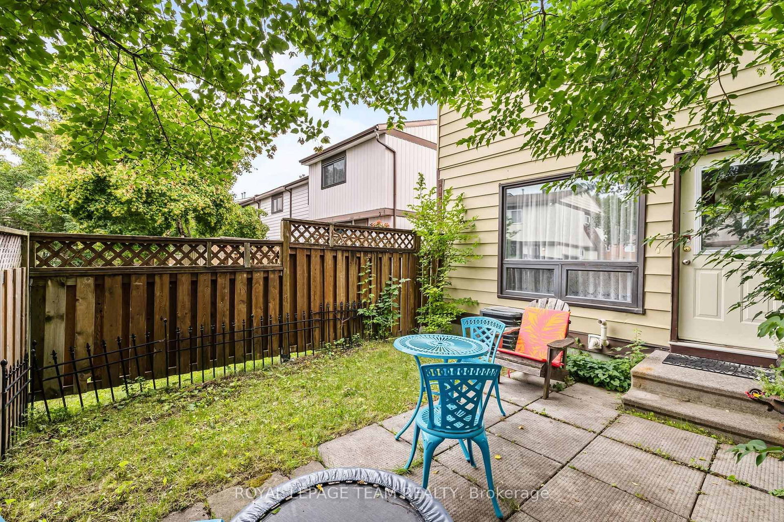 11E FOXHILL Way • Ottawa, ON photo 32