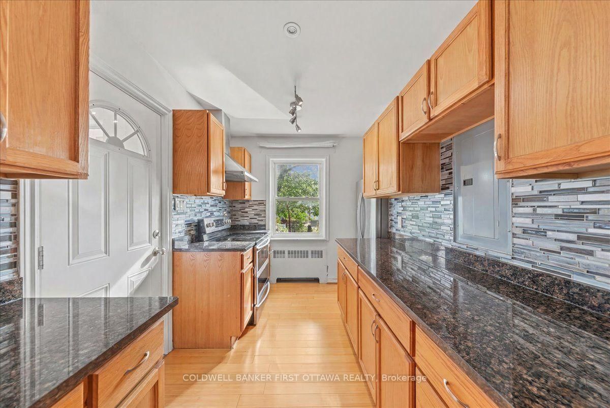 20 PRIMROSE Avenue • Ottawa, ON photo 3