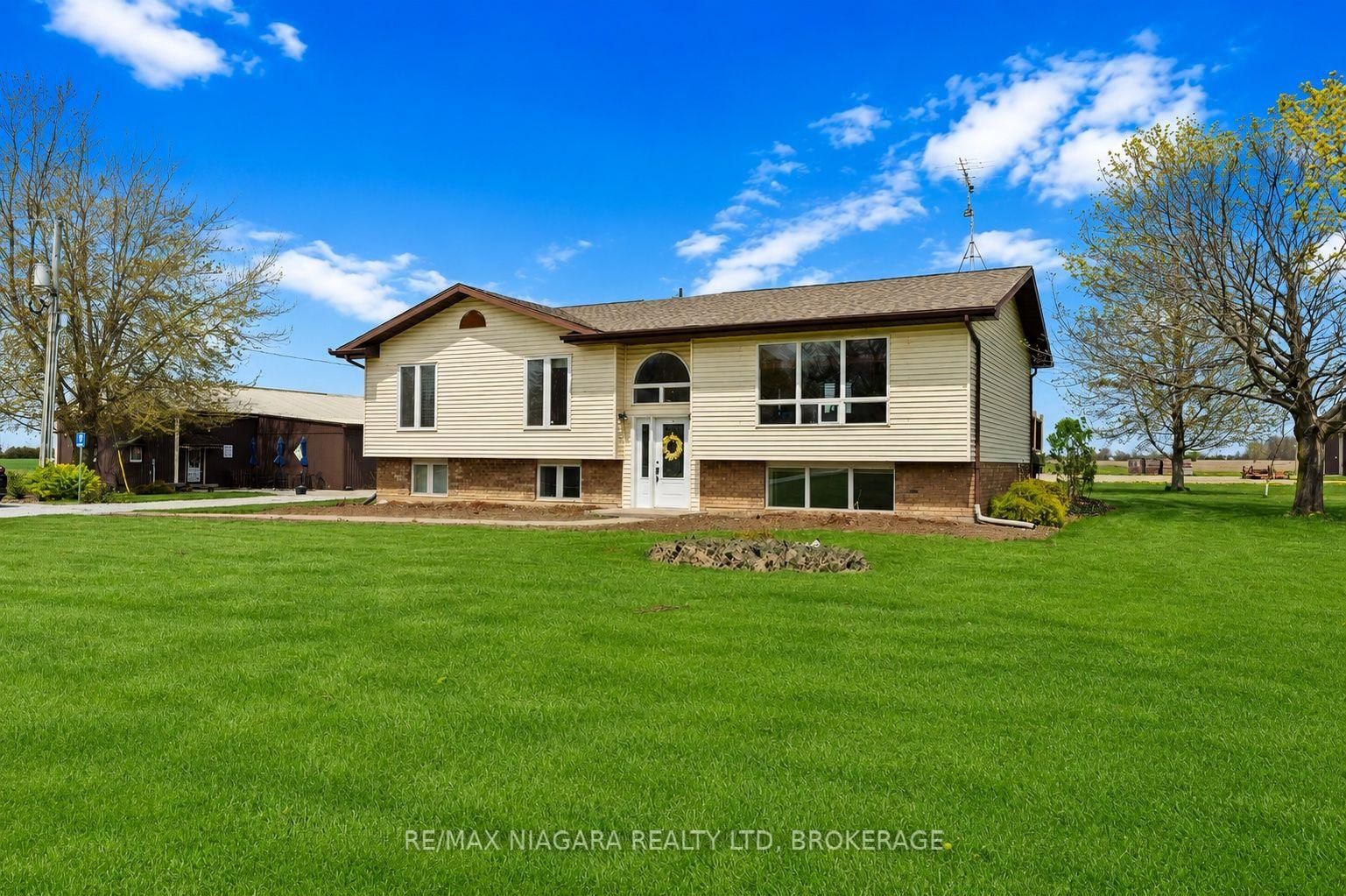 410 W County Rd 50 Road • Essex, ON photo 19