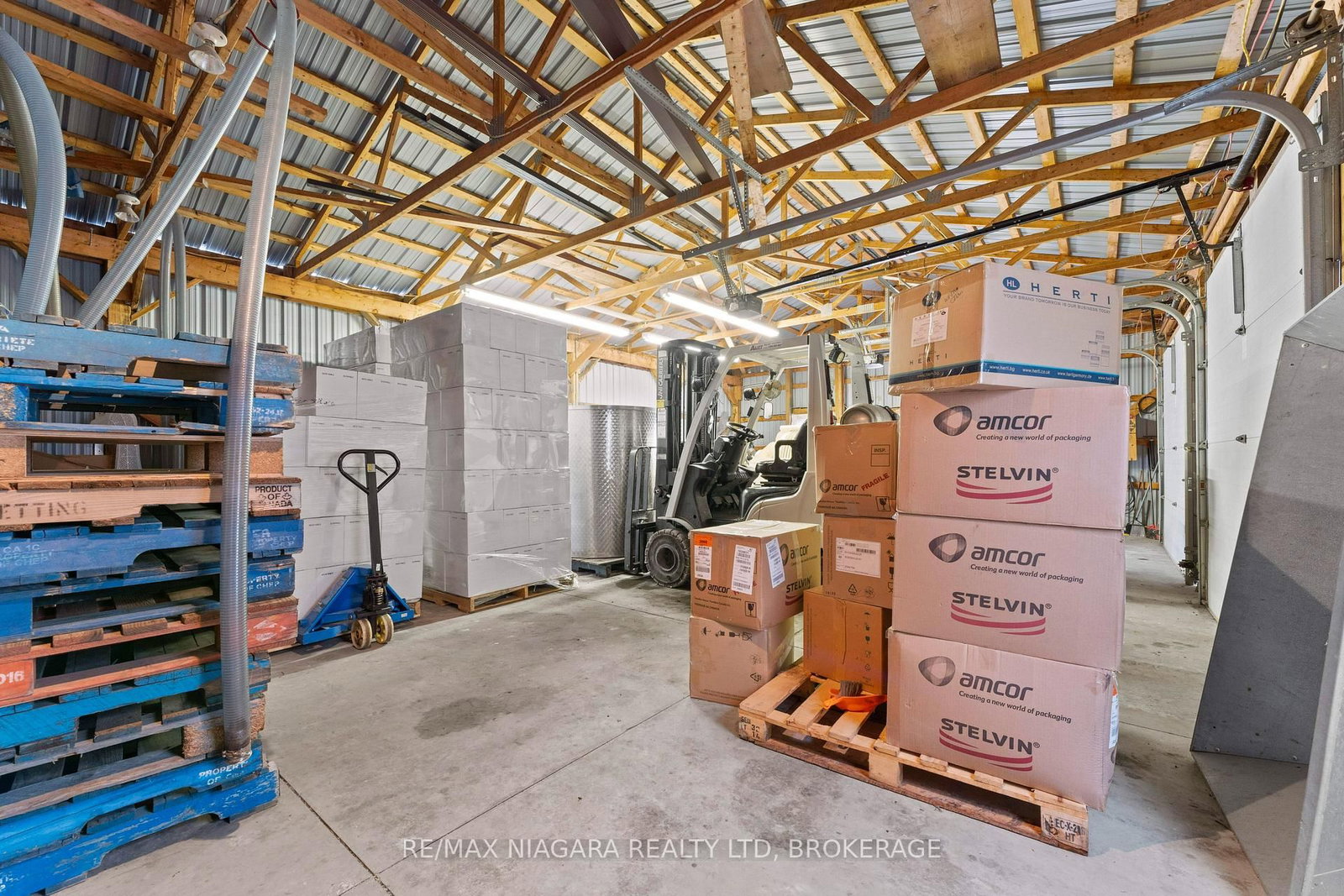 410 W County Rd 50 Road • Essex, ON photo 31