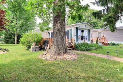 Mobile/Trailer for sale at 15-200 Agnes Street, Thames Centre, Ontario, N0M 1P0 - Thorndale - MLS: X13595620