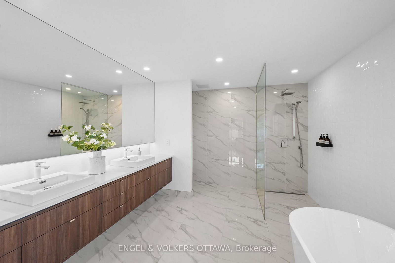 620 Rowanwood Avenue • Ottawa, ON photo 19