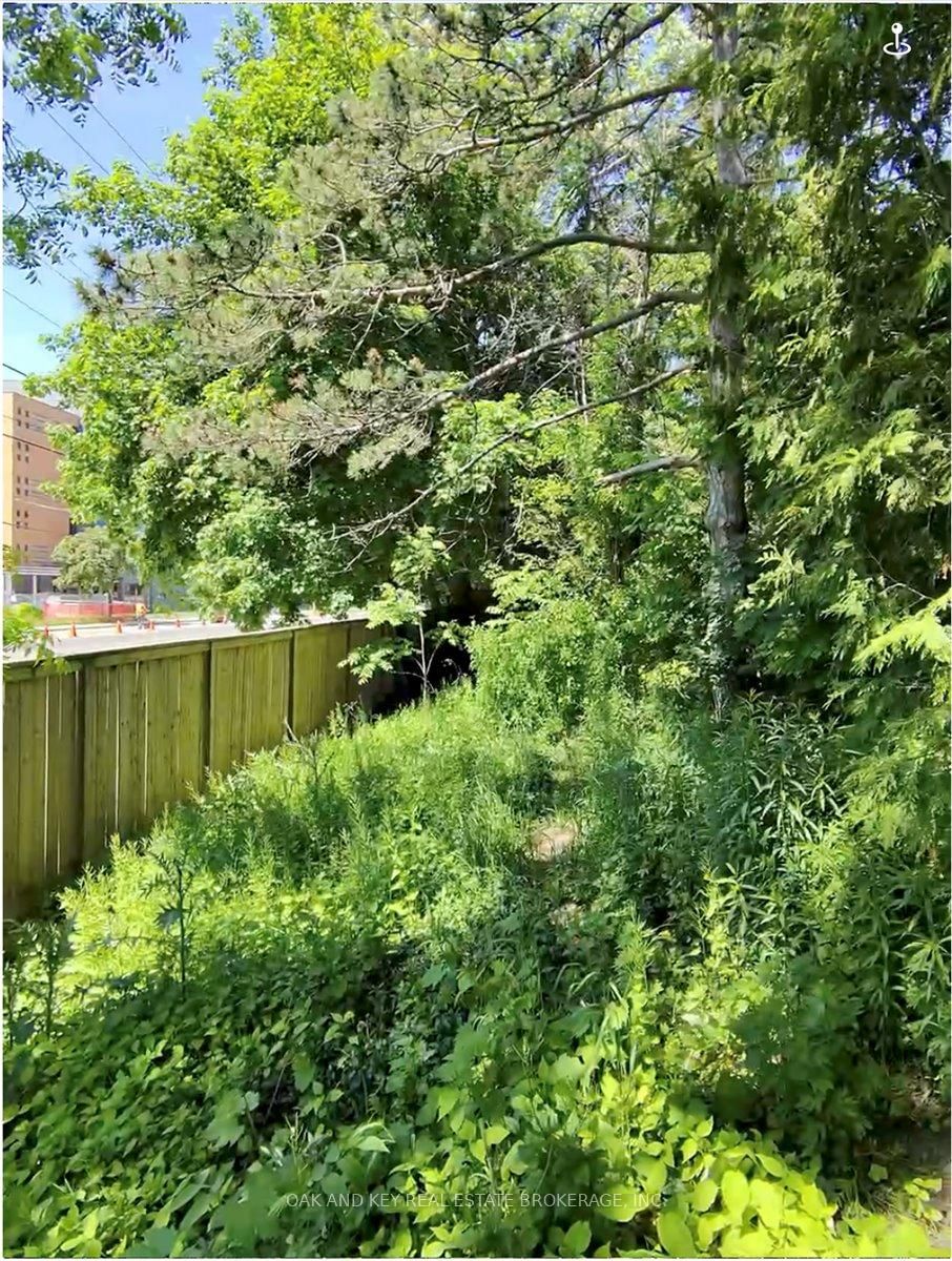 24 Harrow Court • London South, ON photo 30