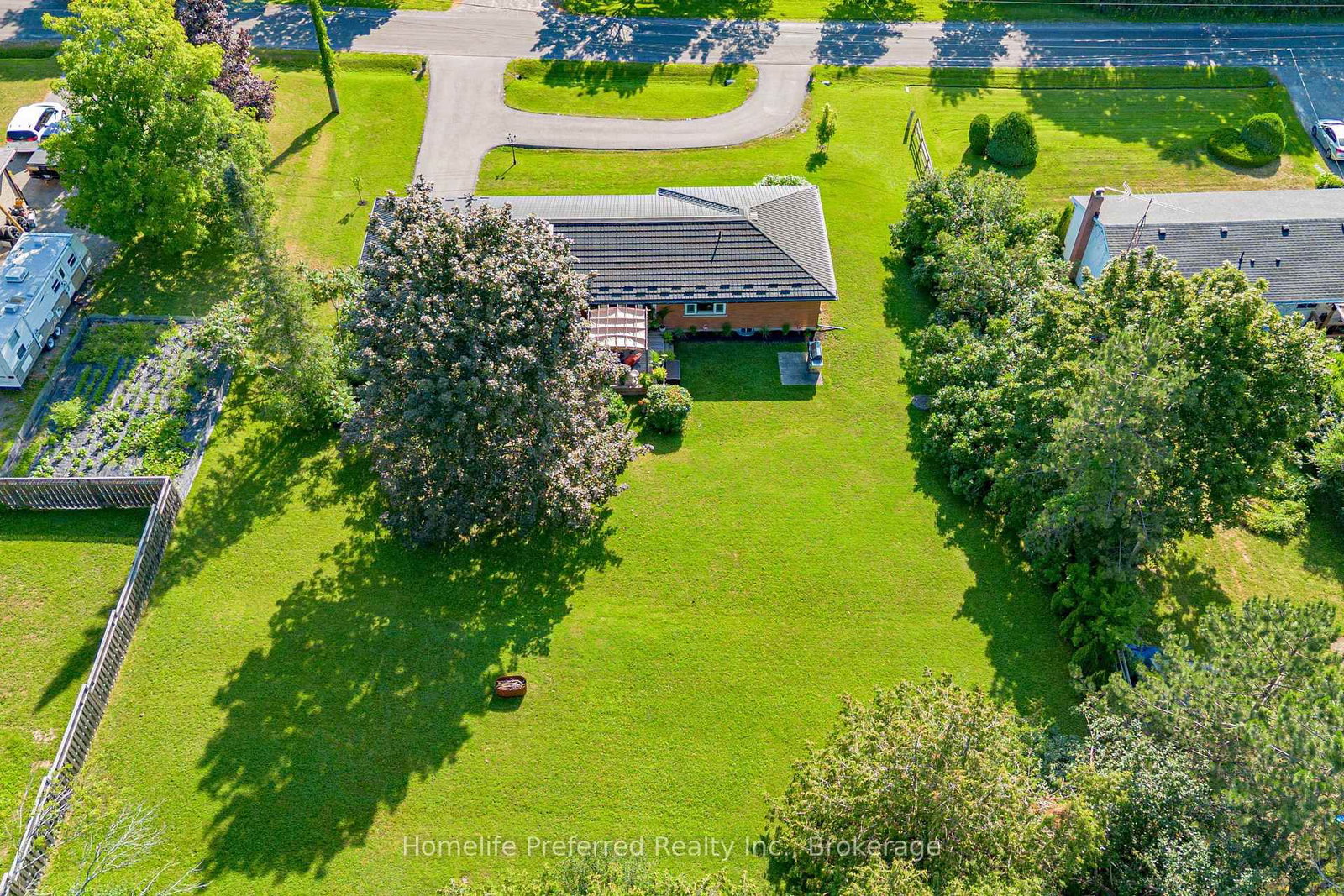 548 Bissview Avenue • Selwyn, ON photo 2