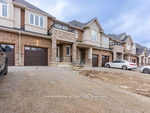 32 Vickers Road