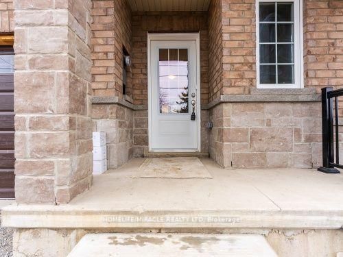 32 Vickers Road