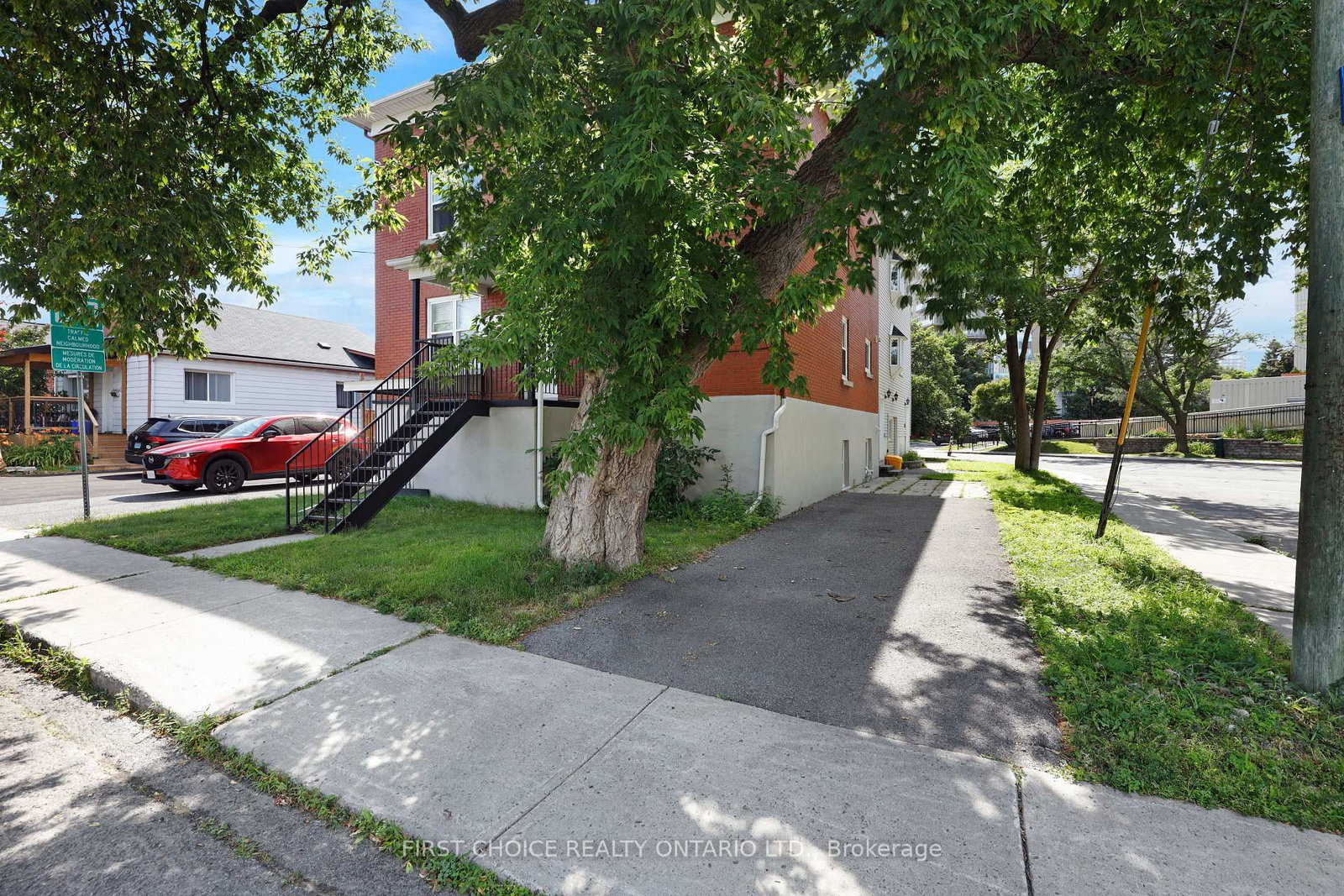 64 Genest Street • Ottawa, ON photo 4