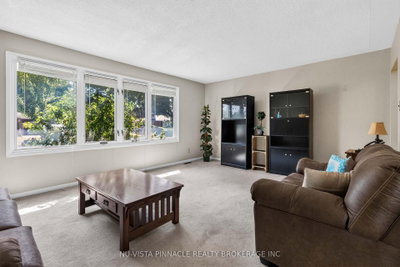 1062 Apache Road • London East, ON photo 6