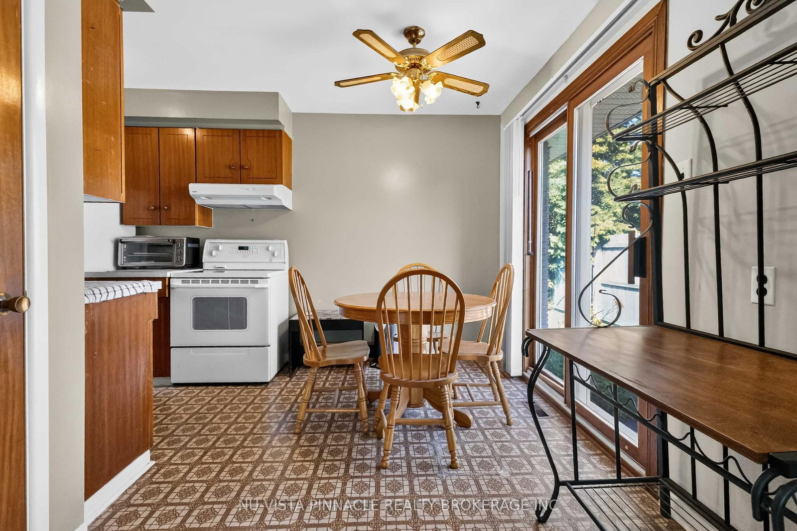 1062 Apache Road • London East, ON photo 8