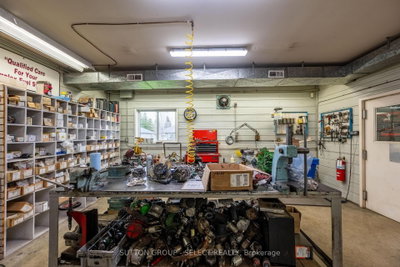 77242 London Road — more photos