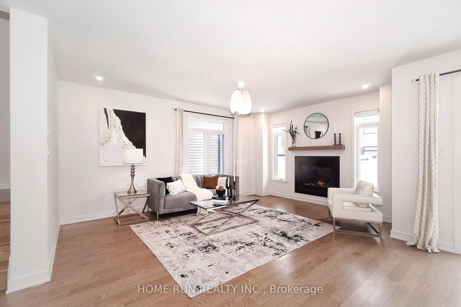 1051 HYDRANGEA Avenue • Ottawa, ON photo 5
